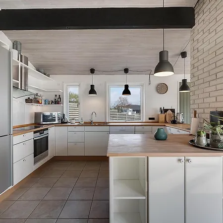 Amazing In With 4 Bedrooms And Wifi